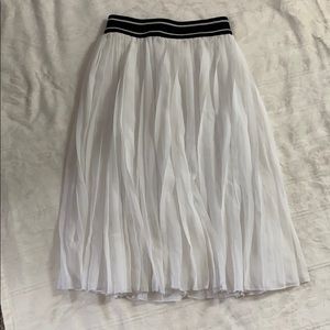 Pleated skirt